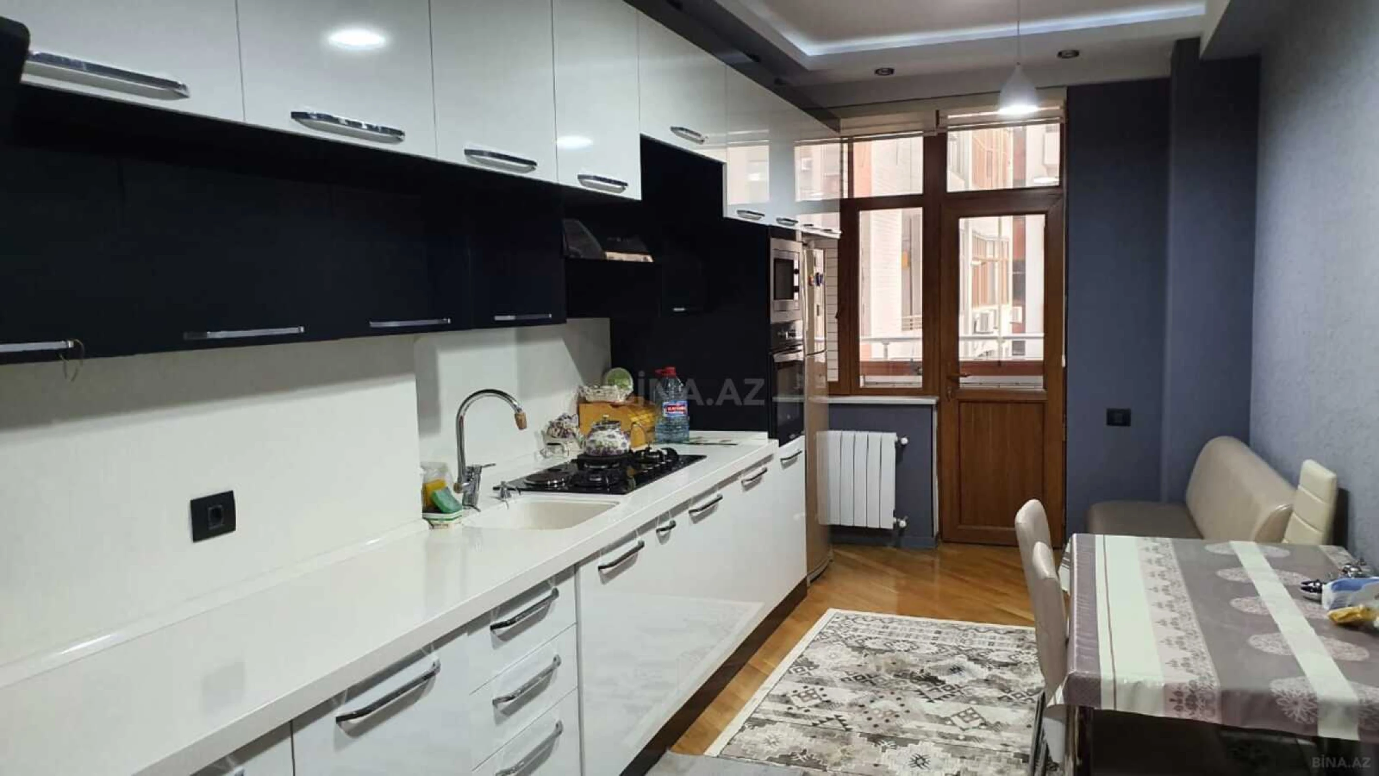 Kirayə verilir 3 otaqlı mənzil 143 m²