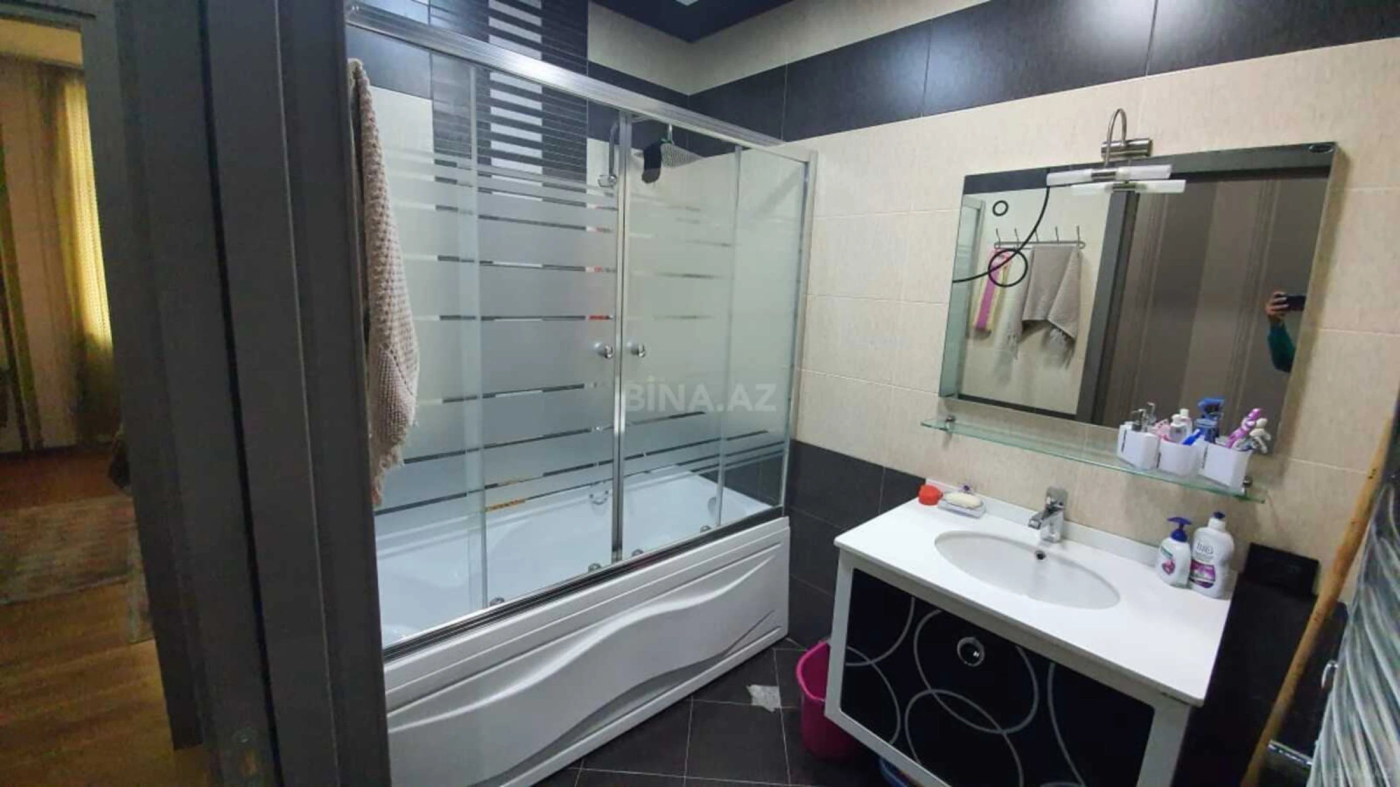 Kirayə verilir 3 otaqlı mənzil 143 m²