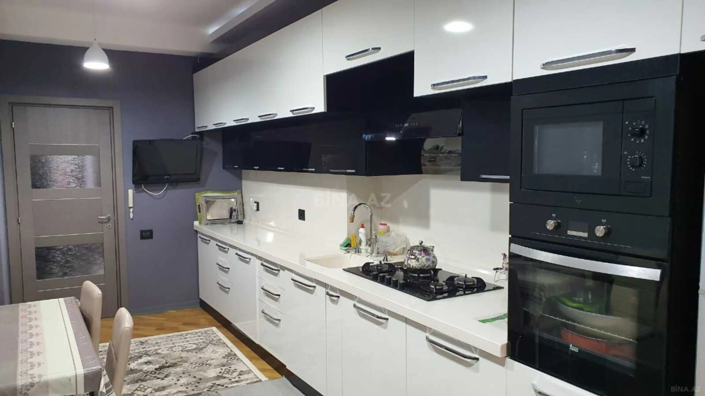 Kirayə verilir 3 otaqlı mənzil 143 m²