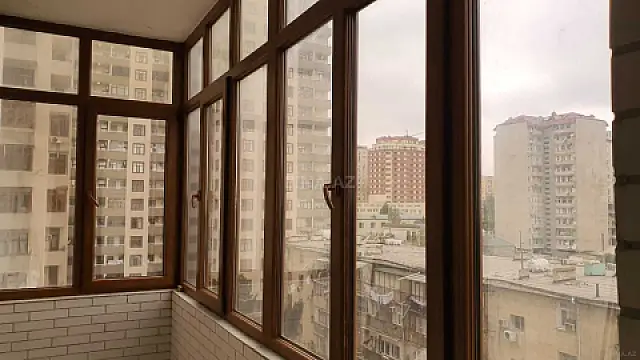 Kirayə verilir 3 otaqlı mənzil 143 m²