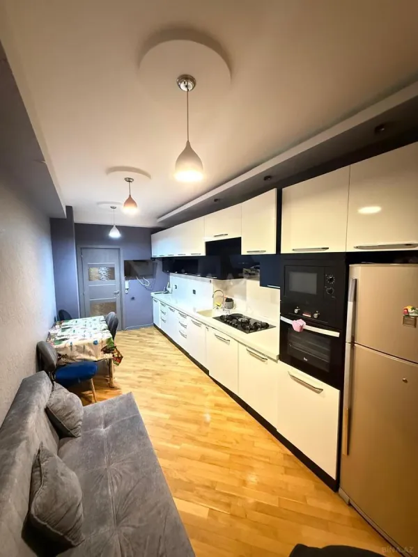 Kirayə verilir 3 otaqlı mənzil 143 m²