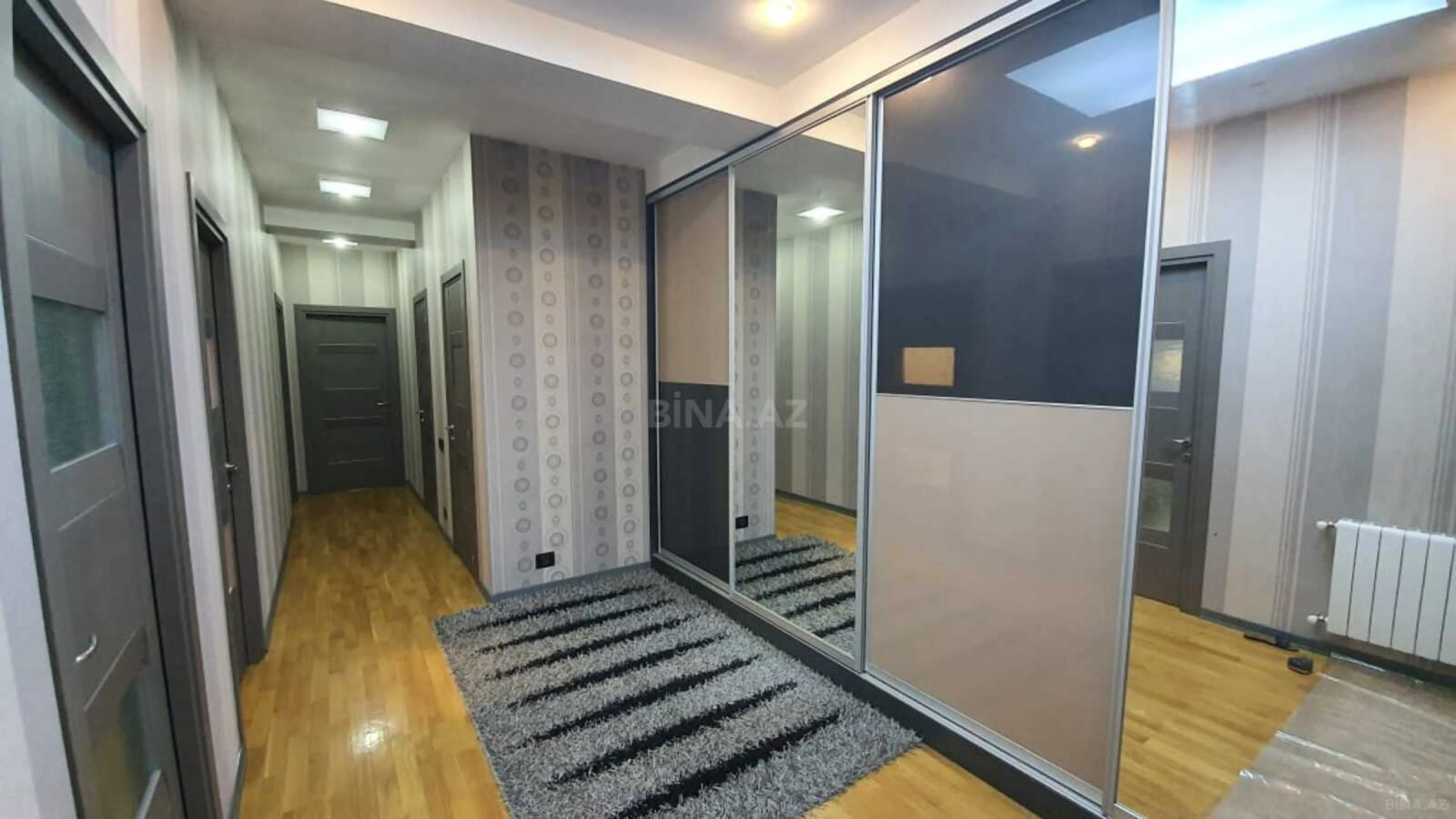 Kirayə verilir 3 otaqlı mənzil 143 m²