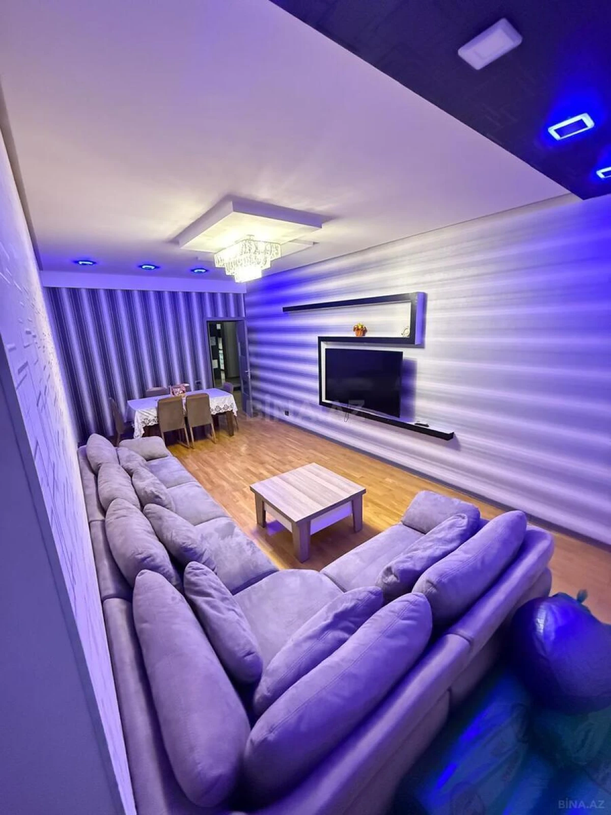 Kirayə verilir 3 otaqlı mənzil 143 m²