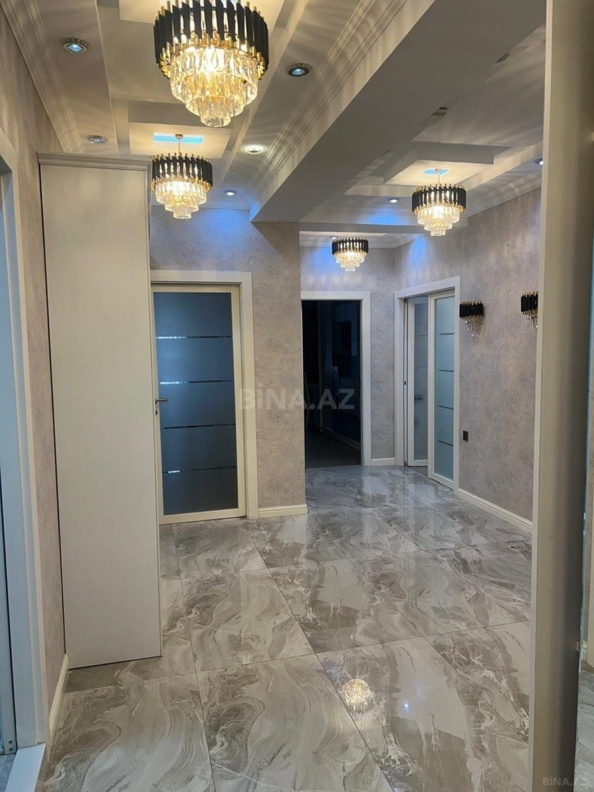 Kirayə verilir 4 otaqlı mənzil 160 m²