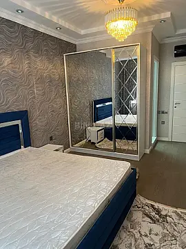 Kirayə verilir 4 otaqlı mənzil 160 m²