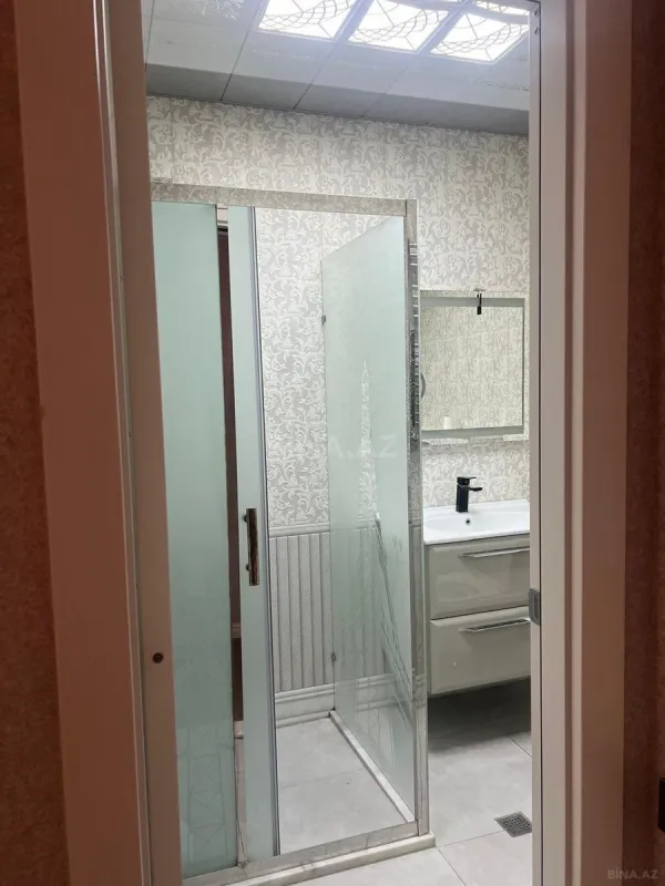 Kirayə verilir 4 otaqlı mənzil 160 m²