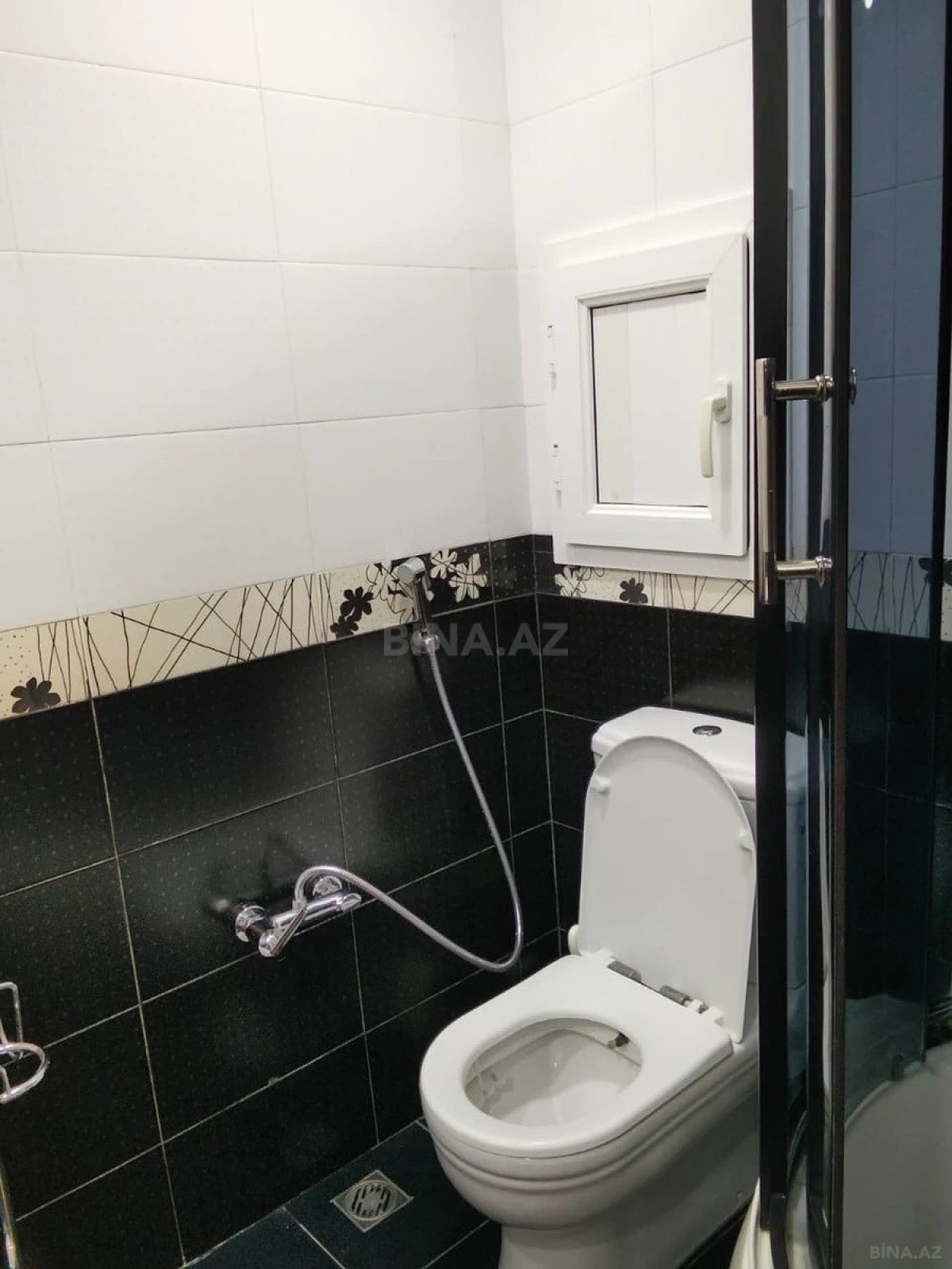 Kirayə verilir 3 otaqlı mənzil 115 m²