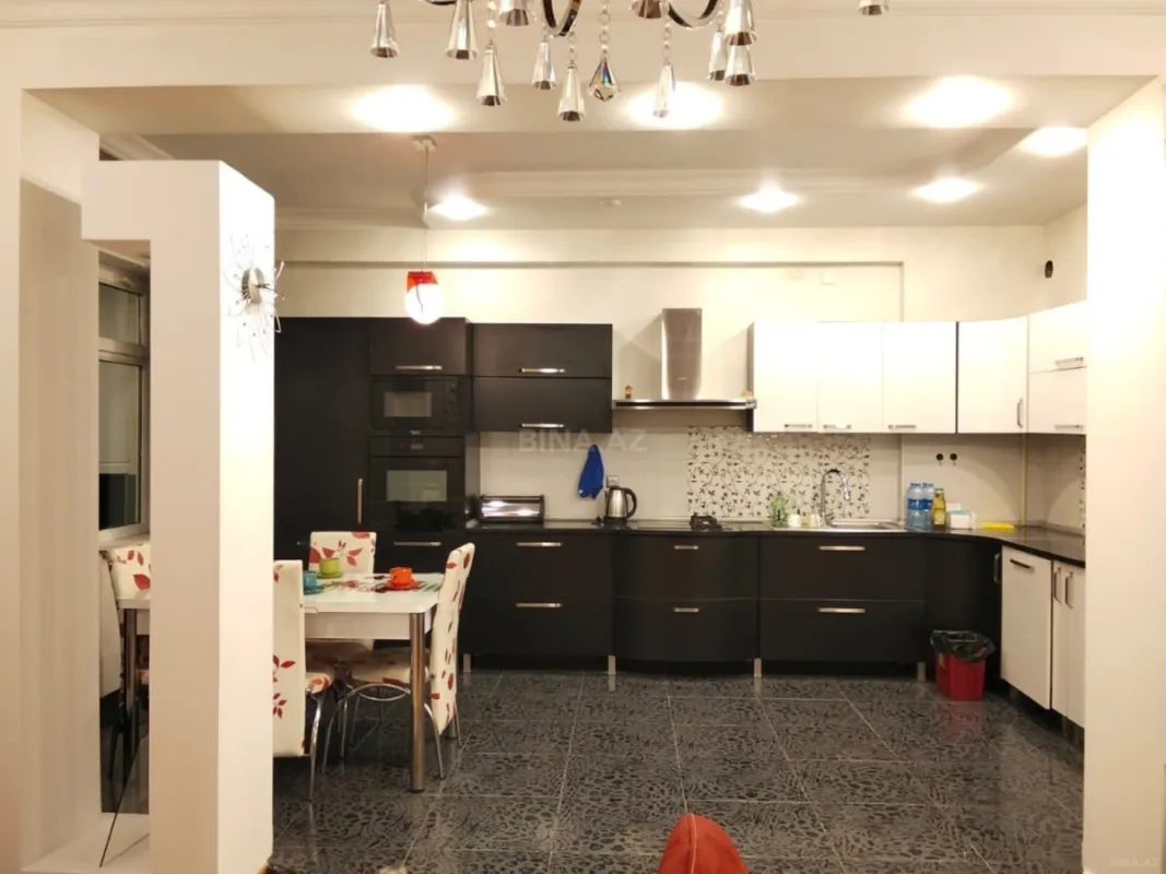 Kirayə verilir 3 otaqlı mənzil 115 m²