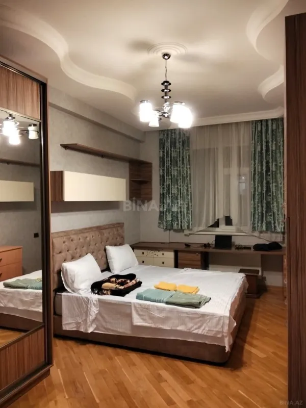 Kirayə verilir 3 otaqlı mənzil 115 m²