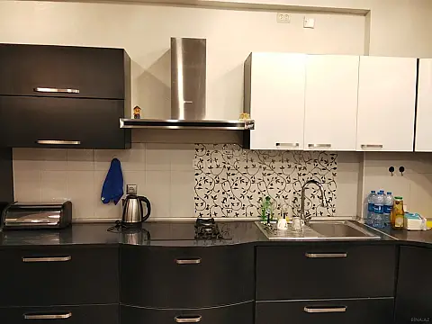 Kirayə verilir 3 otaqlı mənzil 115 m²