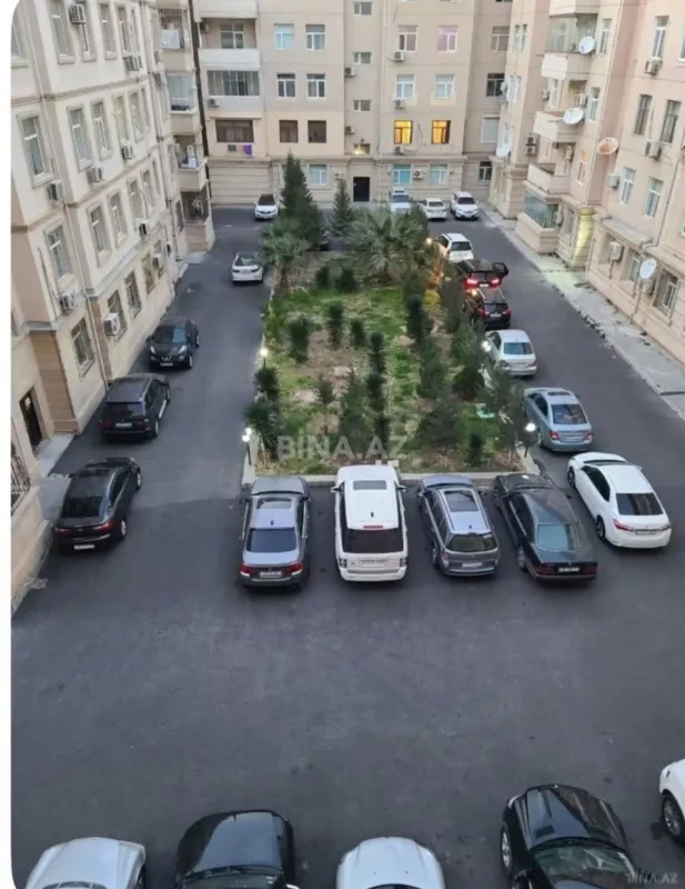 Kirayə verilir 3 otaqlı mənzil 138 m²