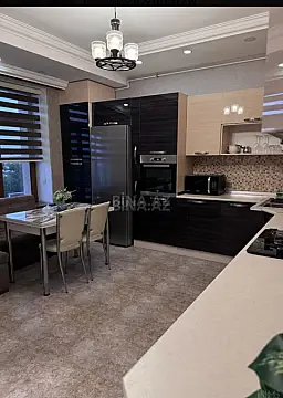 Kirayə verilir 3 otaqlı mənzil 138 m²