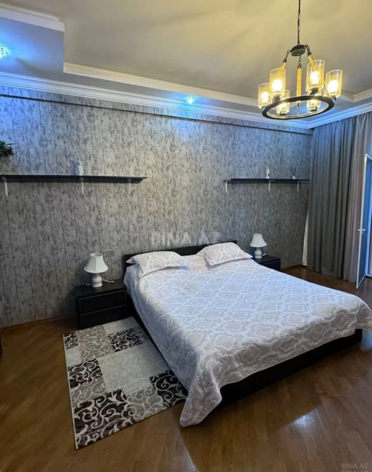 Kirayə verilir 3 otaqlı mənzil 138 m²