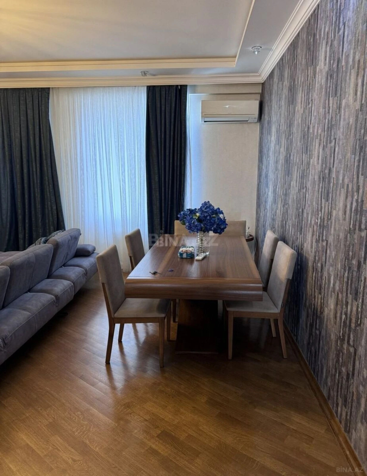 Kirayə verilir 3 otaqlı mənzil 138 m²