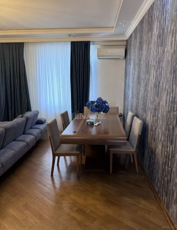 Kirayə verilir 3 otaqlı mənzil 138 m²
