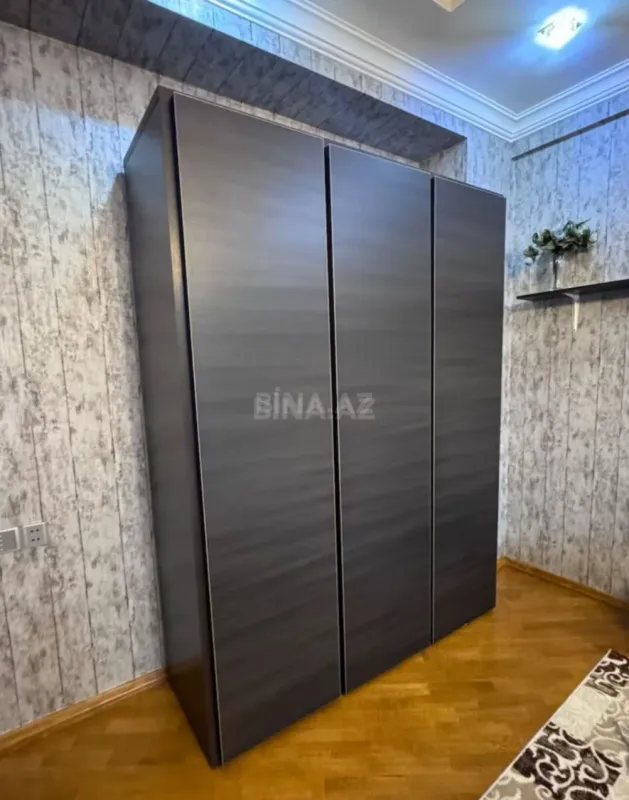 Kirayə verilir 3 otaqlı mənzil 138 m²