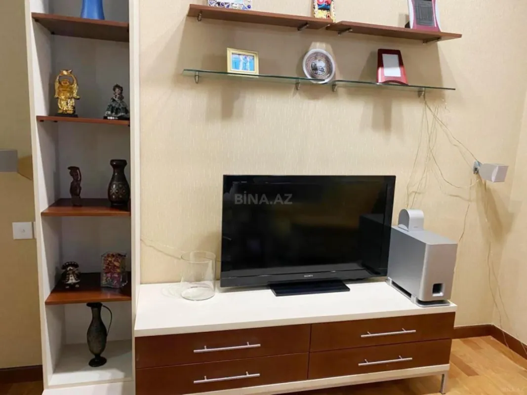 Kirayə verilir 2 otaqlı mənzil 65 m²