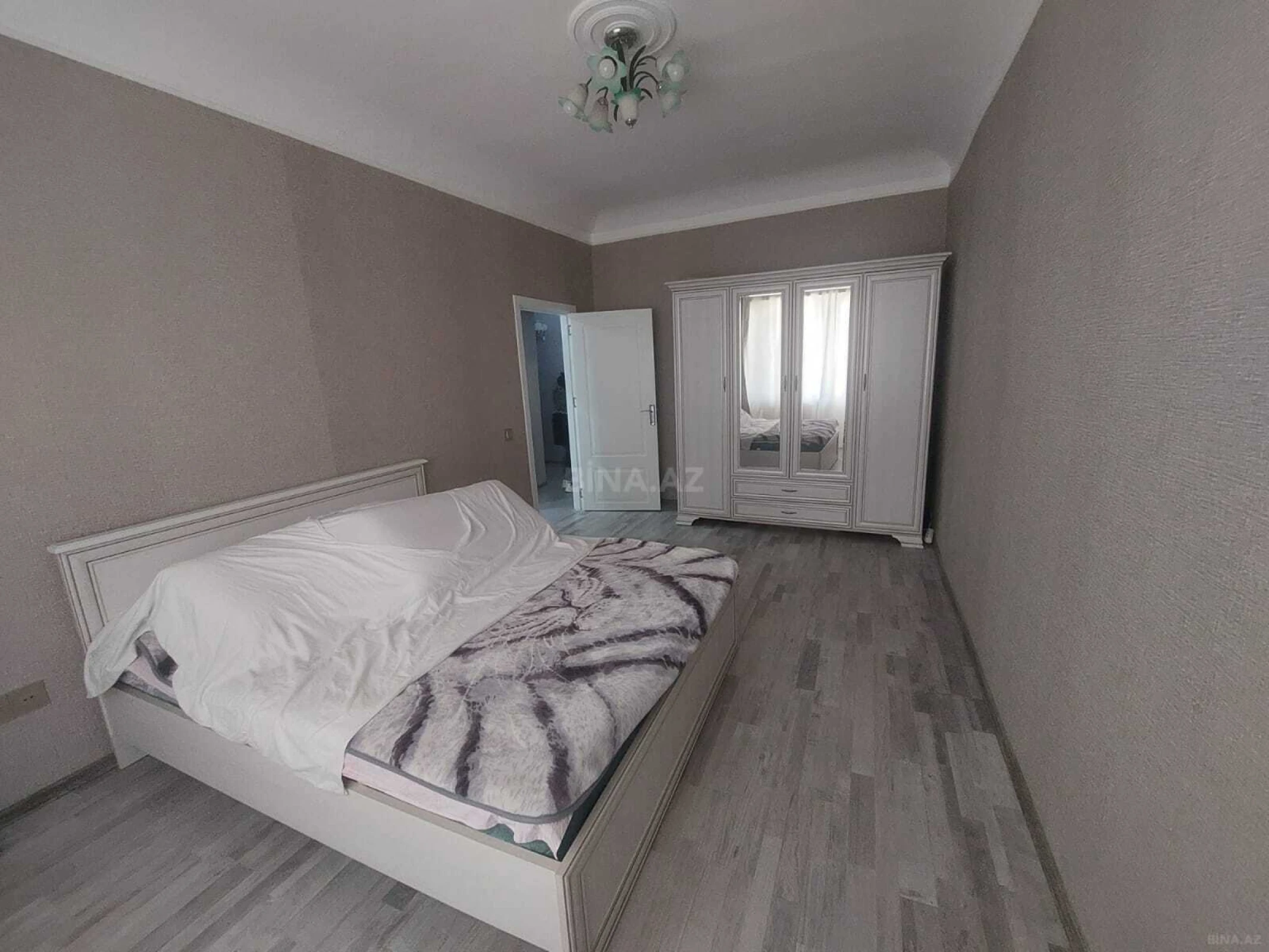 Satılır 3 otaqlı mənzil 75 m²