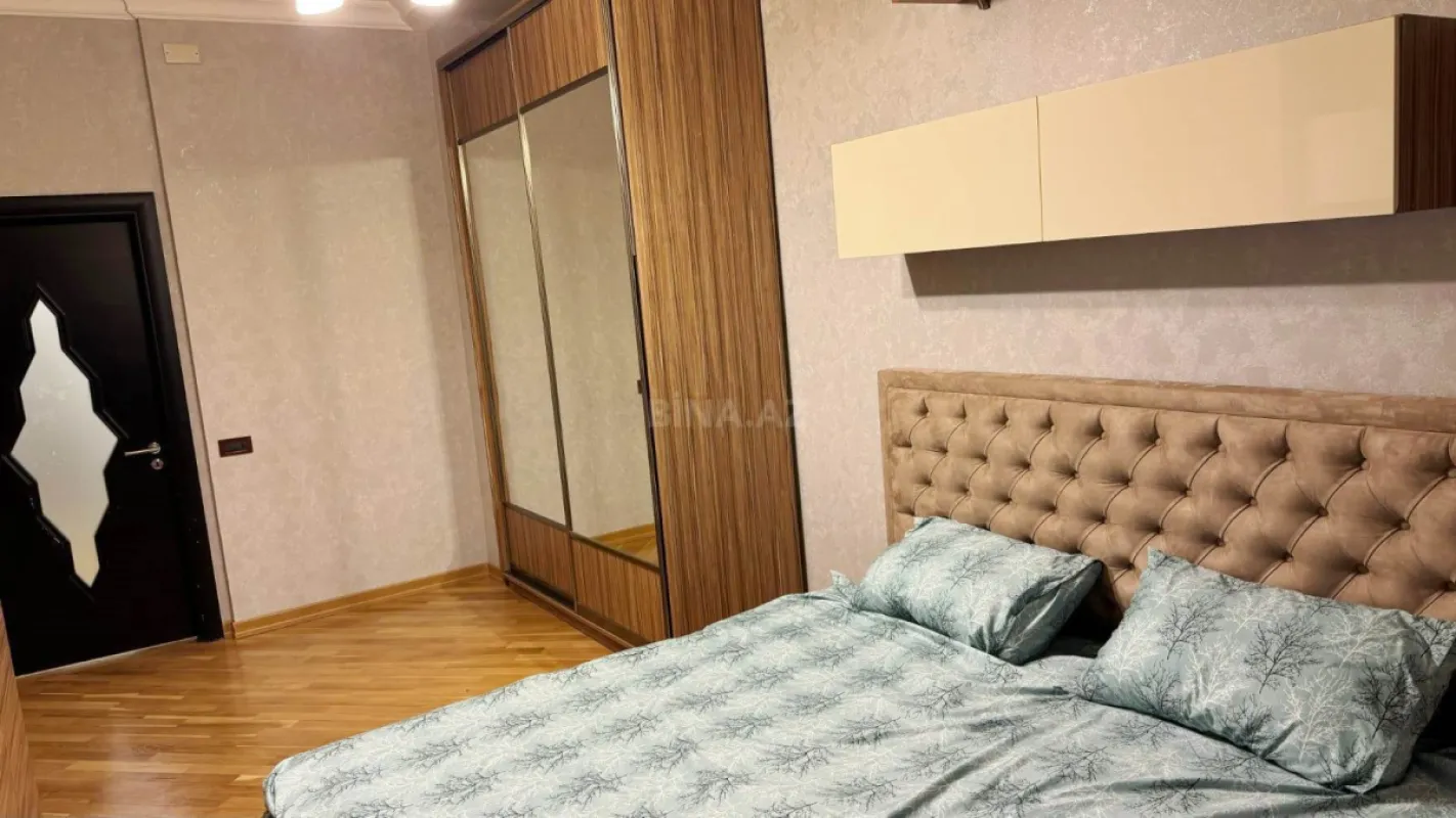 Kirayə verilir 3 otaqlı mənzil 120 m²