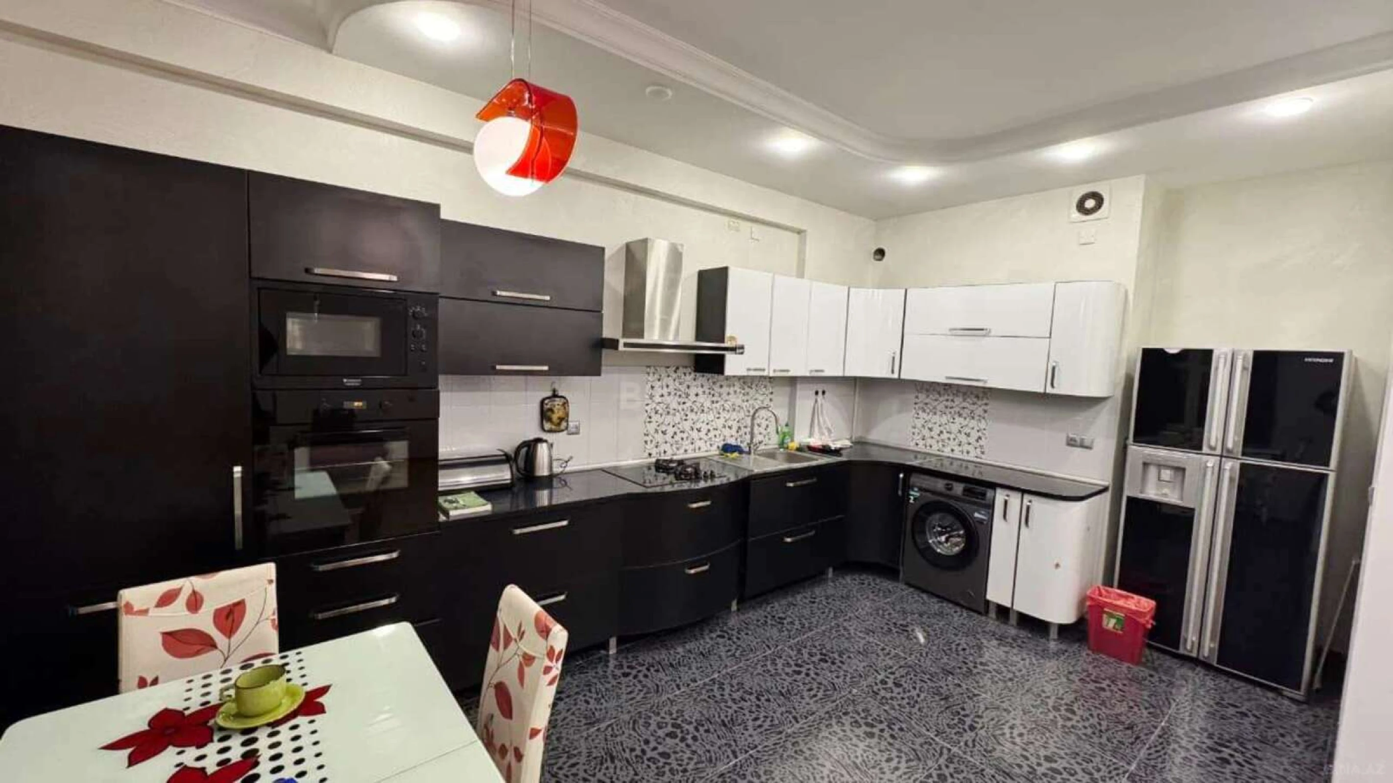 Kirayə verilir 3 otaqlı mənzil 120 m²