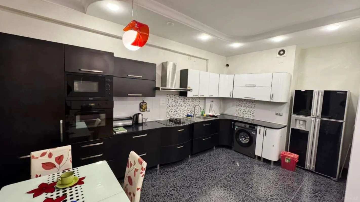 Kirayə verilir 3 otaqlı mənzil 120 m²