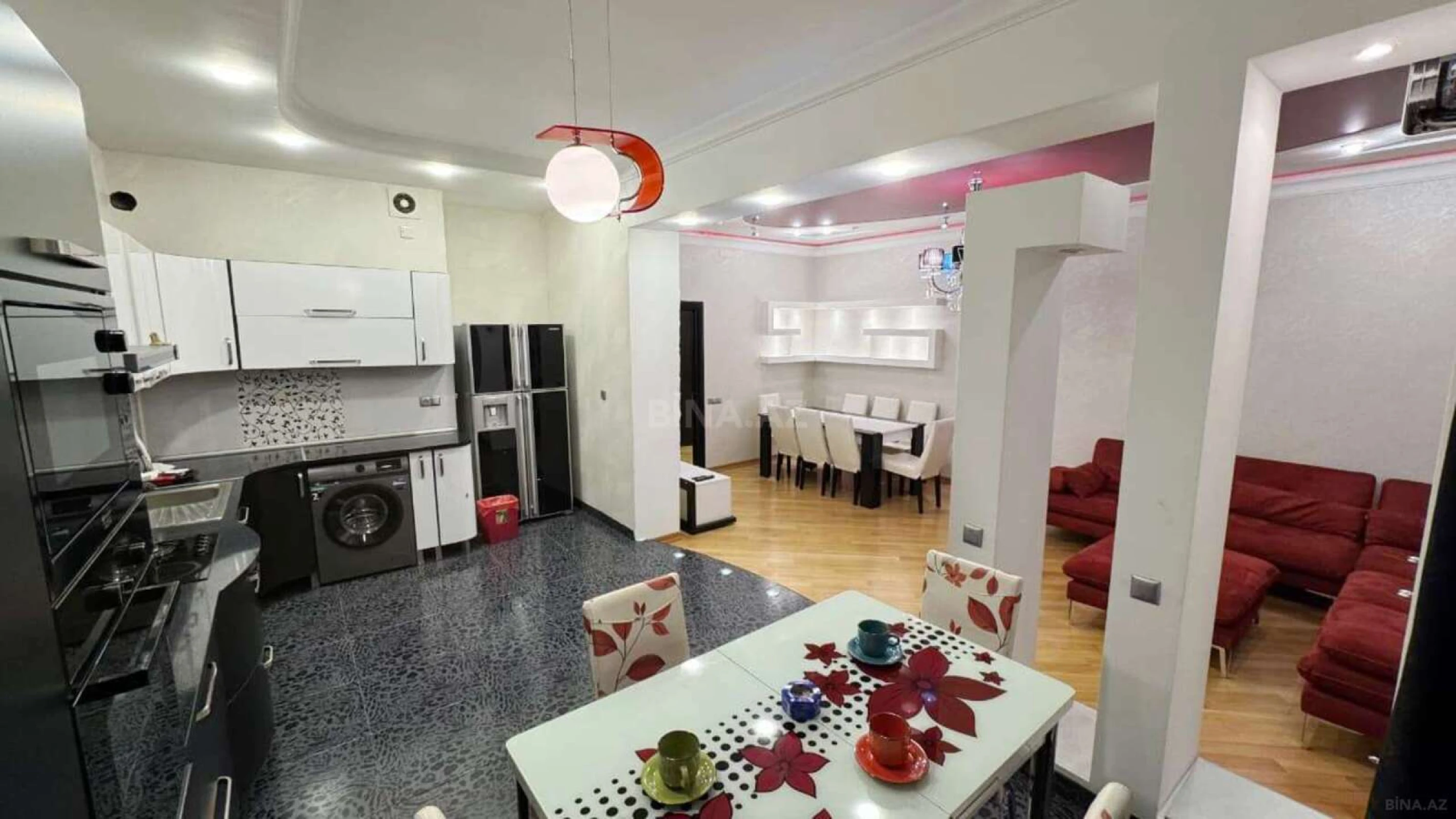Kirayə verilir 3 otaqlı mənzil 120 m²