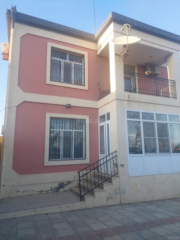 Satılır 7 otaqlı həyət evi 340.9 m²