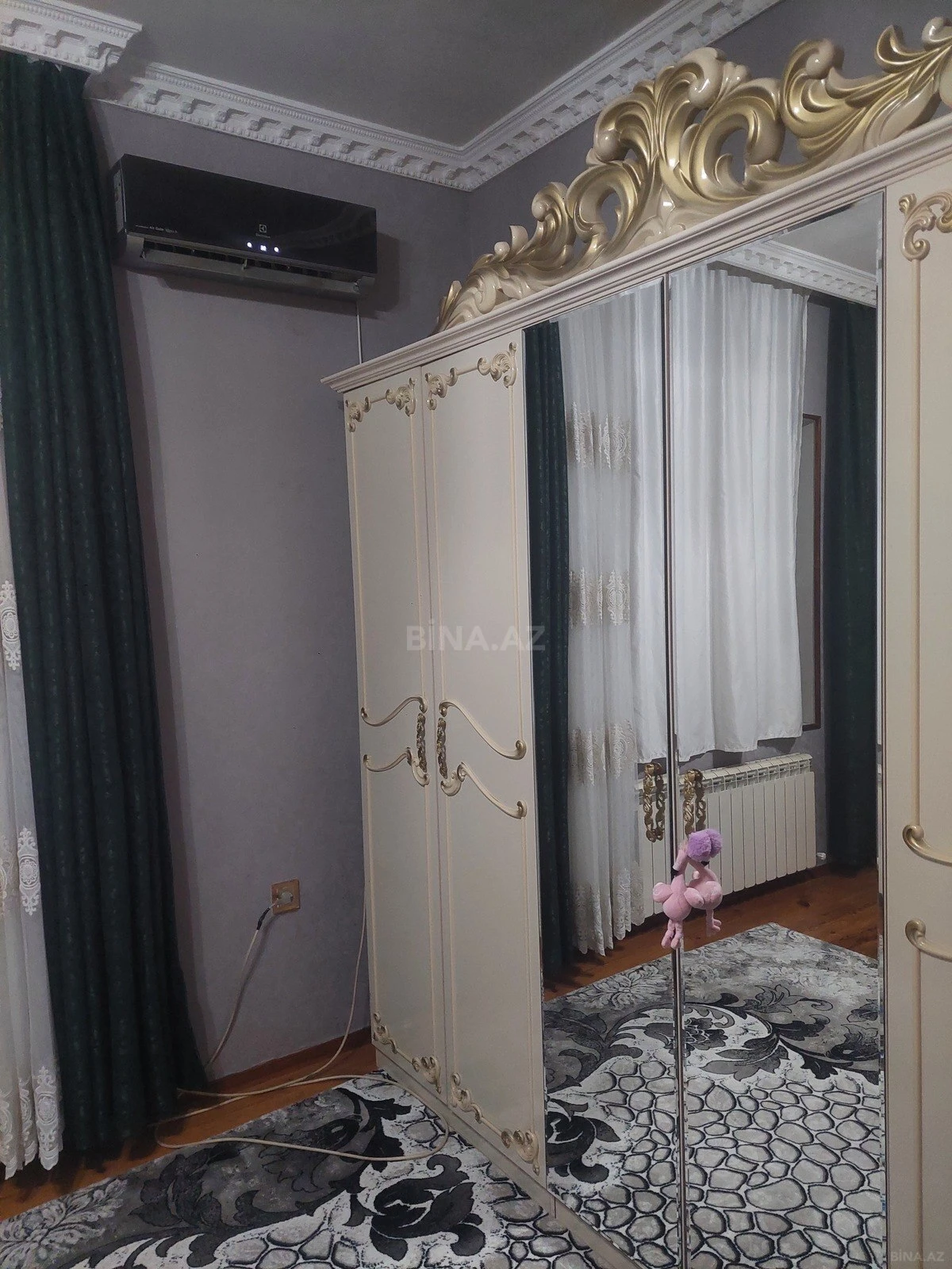 Satılır 7 otaqlı həyət evi 340.9 m²