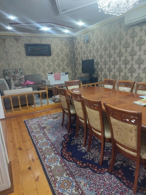 Satılır 7 otaqlı həyət evi 340.9 m²