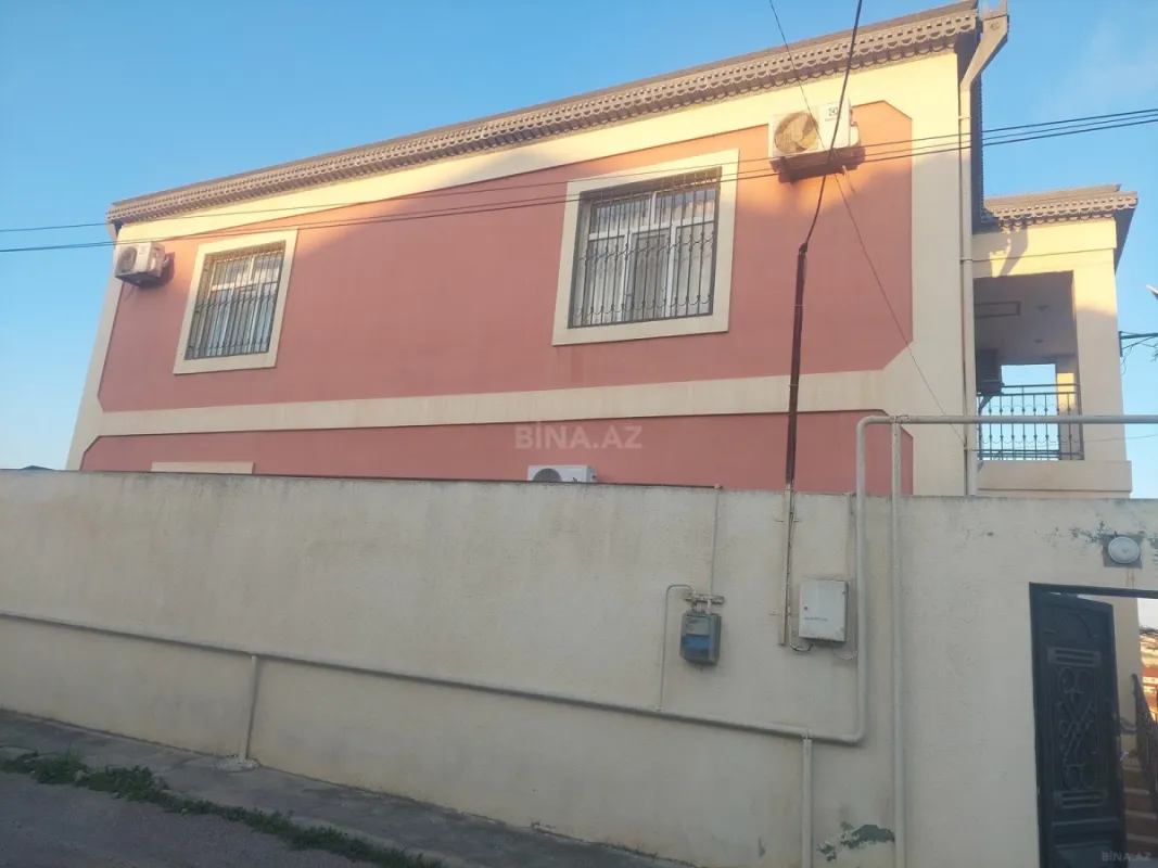 Satılır 7 otaqlı həyət evi 340.9 m²