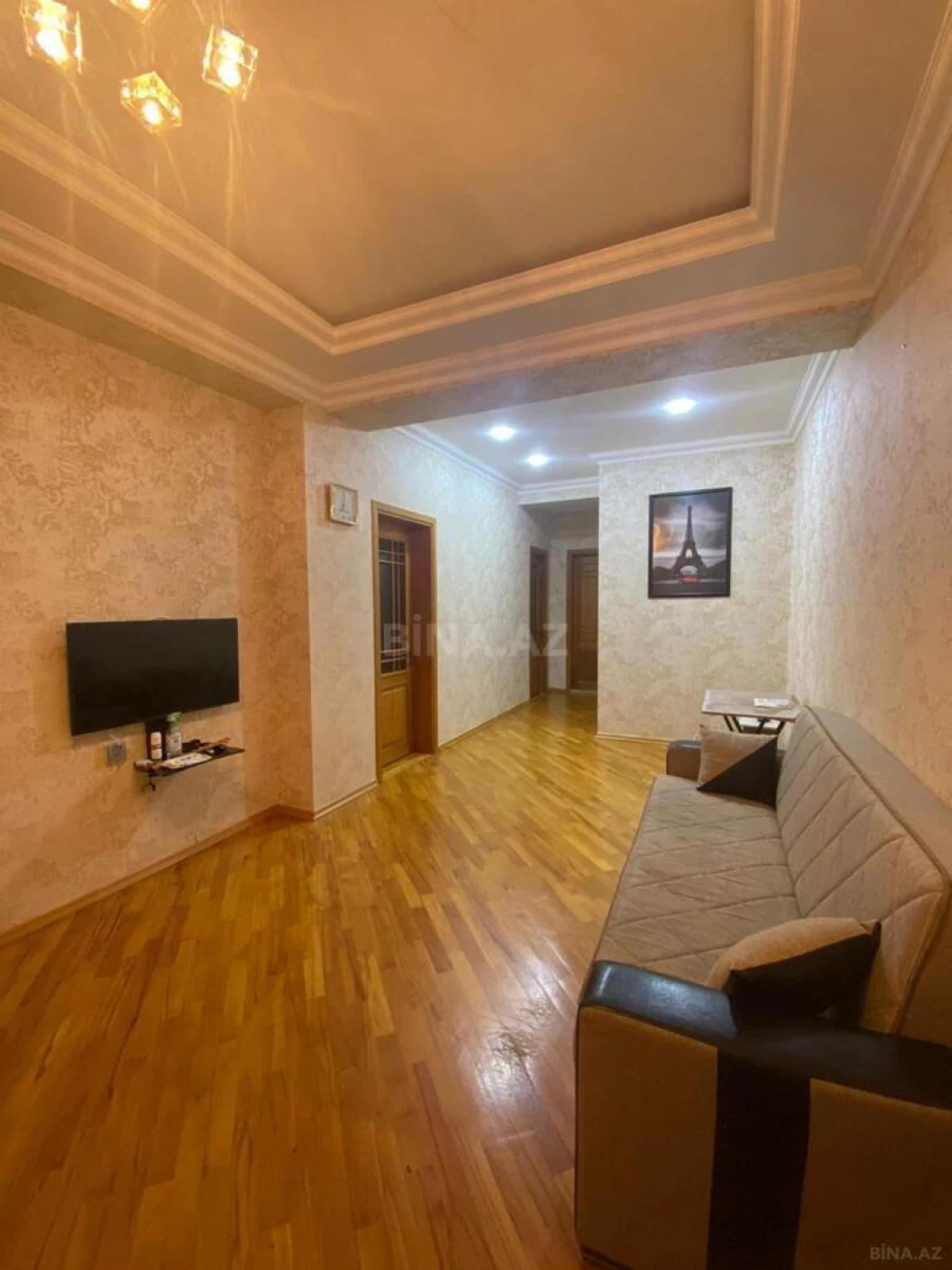 Kirayə verilir 2 otaqlı mənzil 90 m²