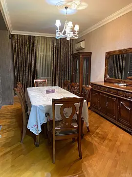 Kirayə verilir 2 otaqlı mənzil 90 m²
