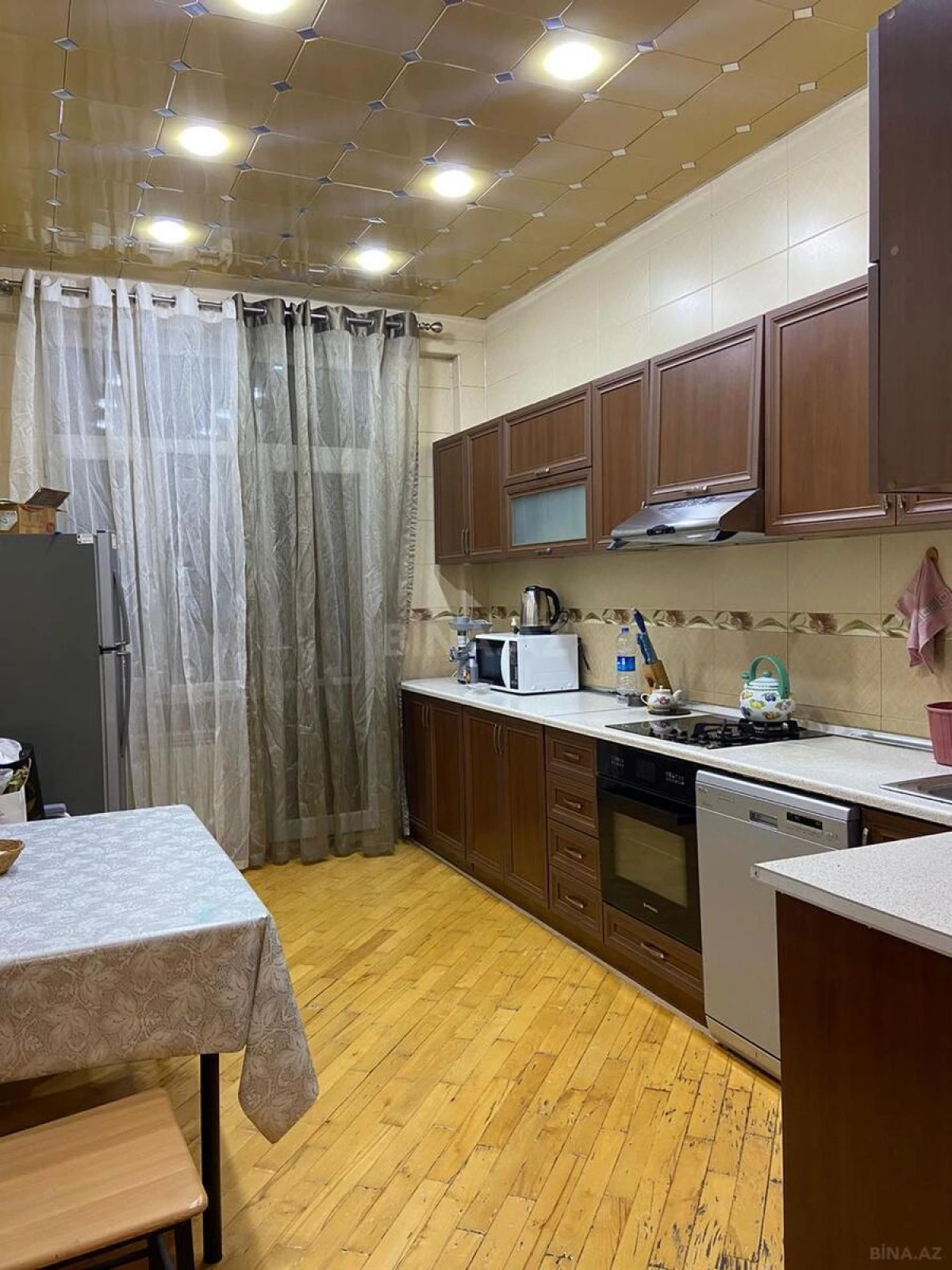 Kirayə verilir 2 otaqlı mənzil 90 m²