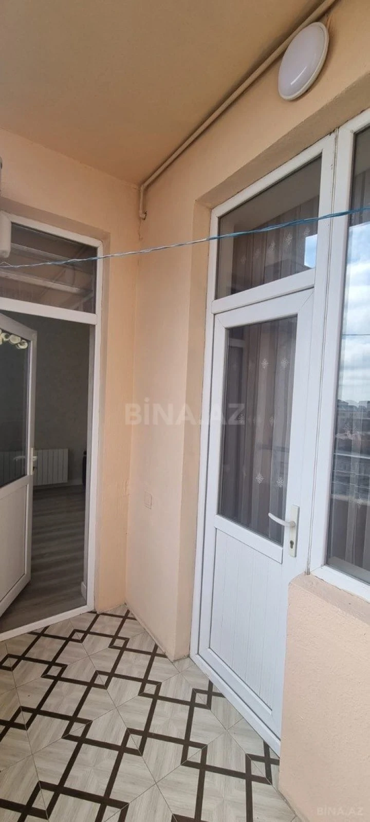 Satılır 2 otaqlı mənzil 65 m²