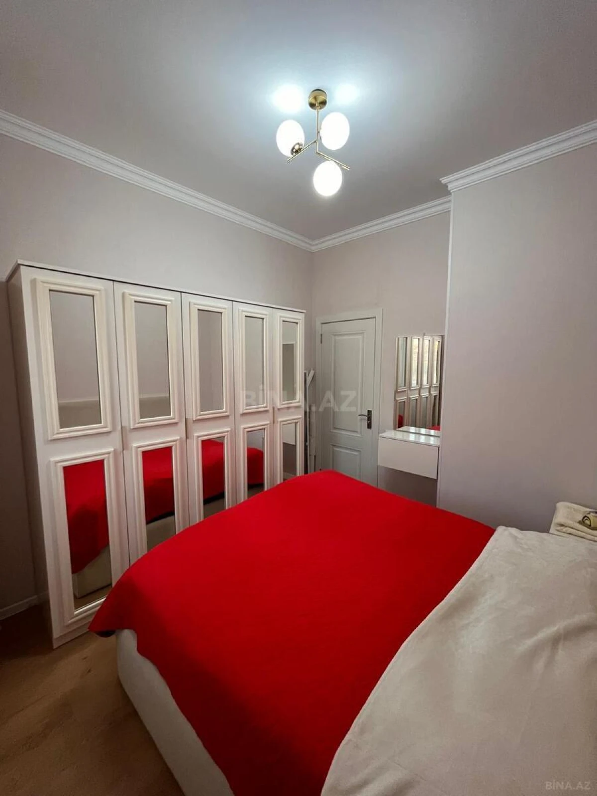 Kirayə verilir 2 otaqlı mənzil 55 m²