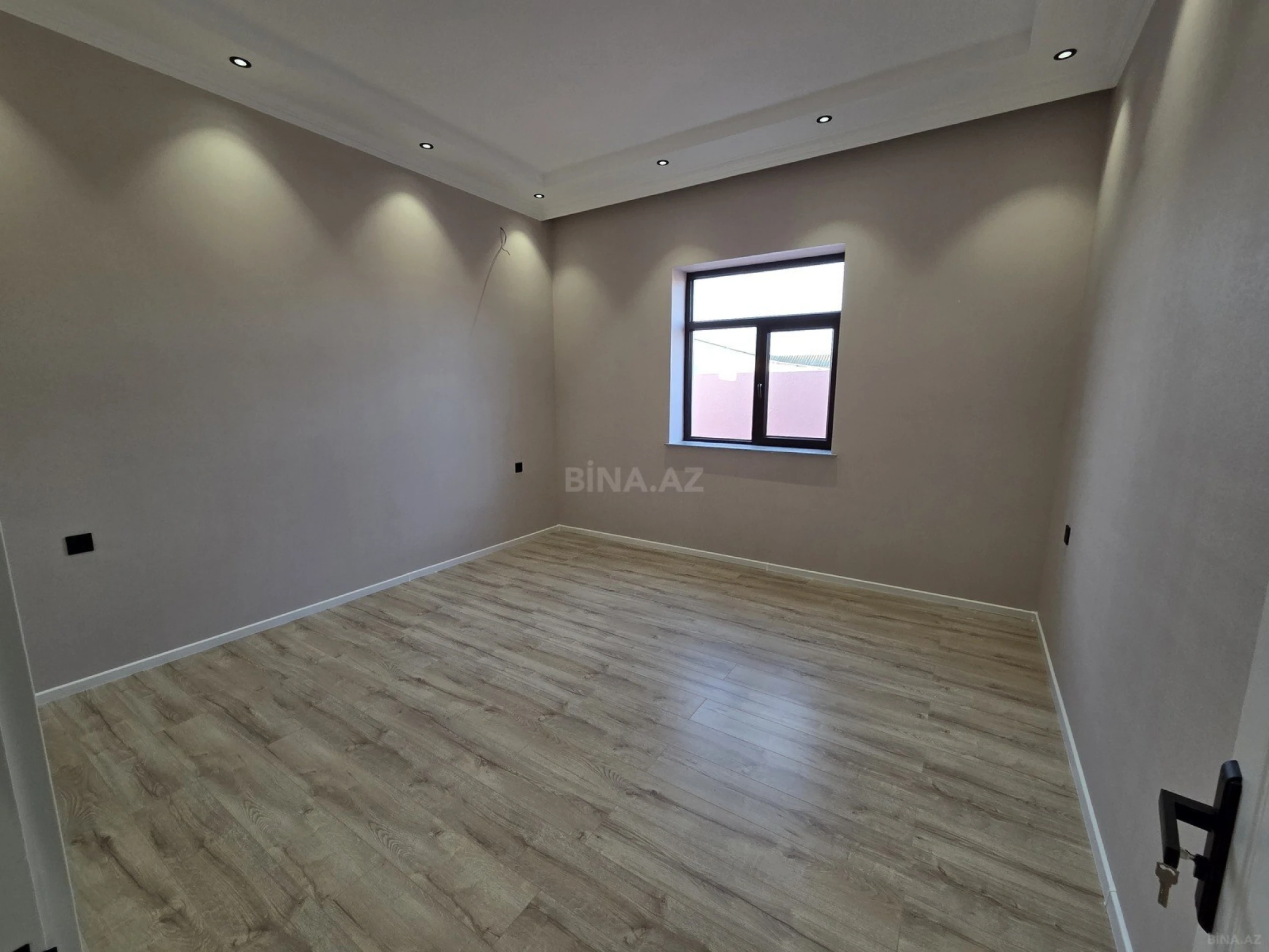 Satılır 4 otaqlı həyət evi 120 m²