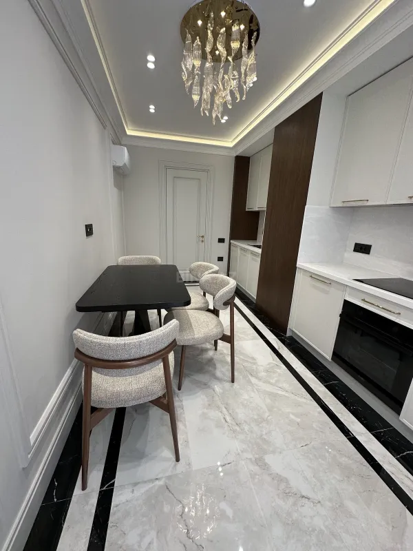 Satılır 3 otaqlı mənzil 120 m²