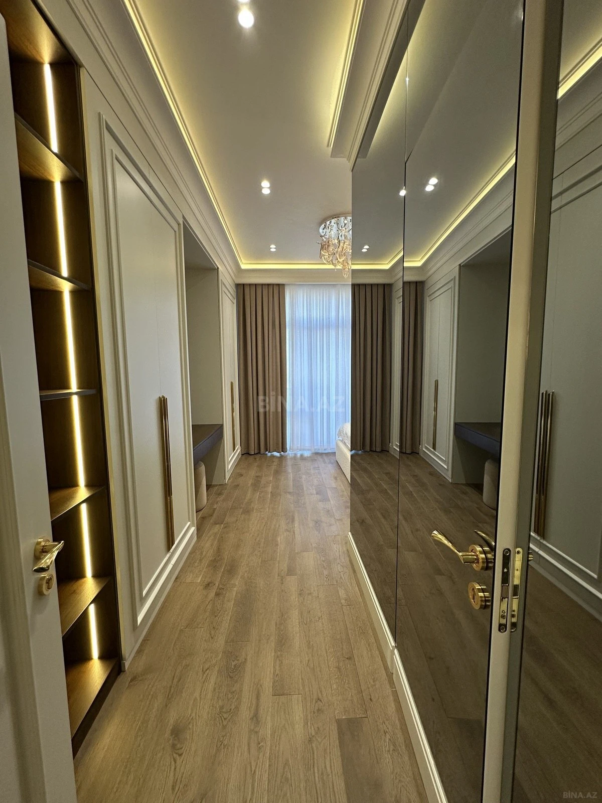 Satılır 3 otaqlı mənzil 120 m²