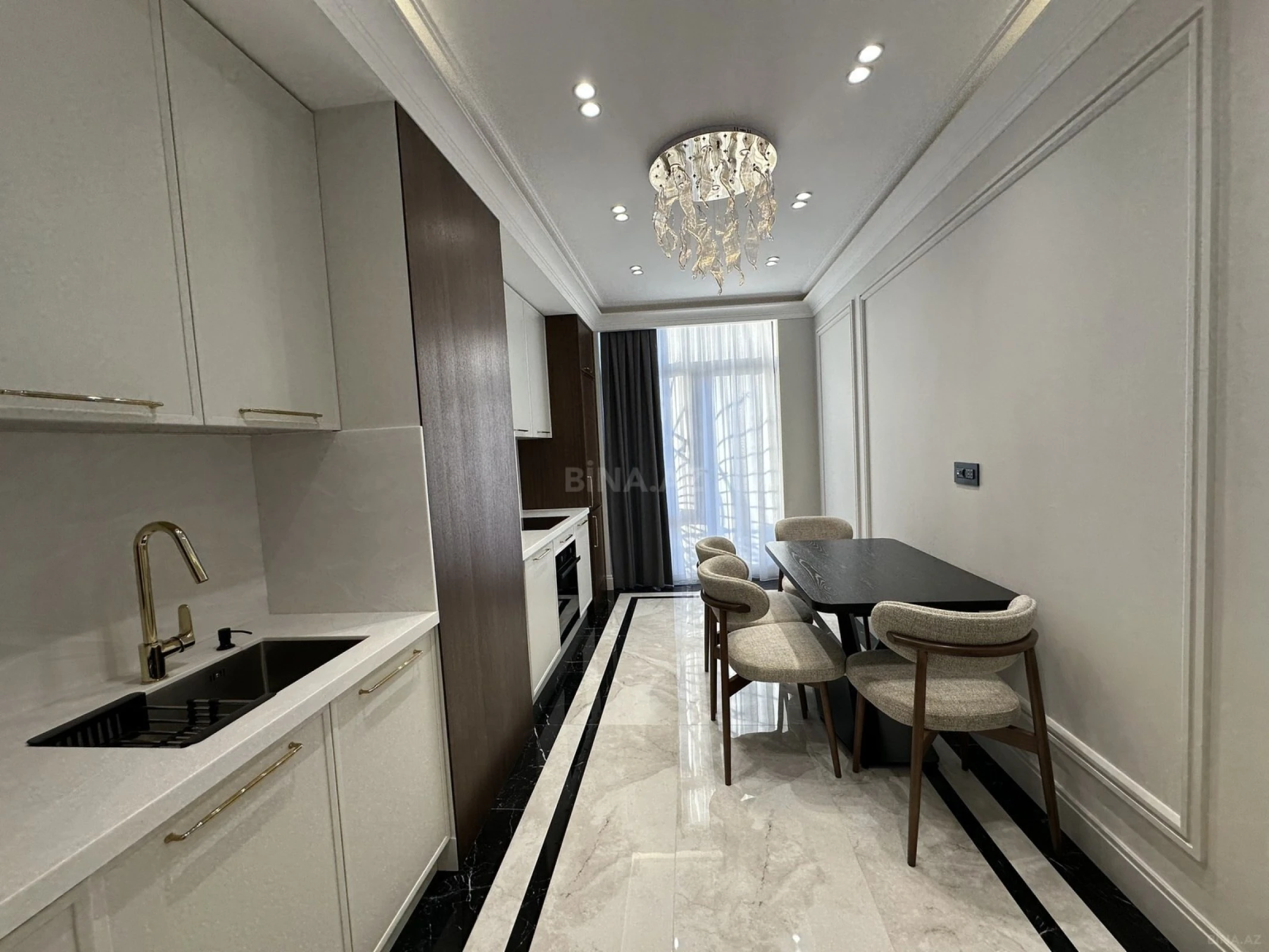 Satılır 3 otaqlı mənzil 120 m²