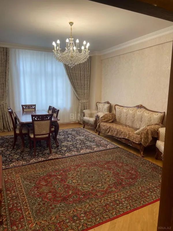 Satılır 2 otaqlı mənzil 106 m²