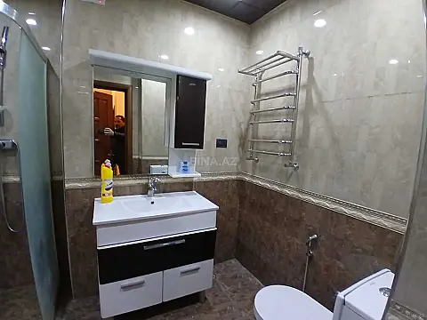 Satılır 2 otaqlı mənzil 106 m²