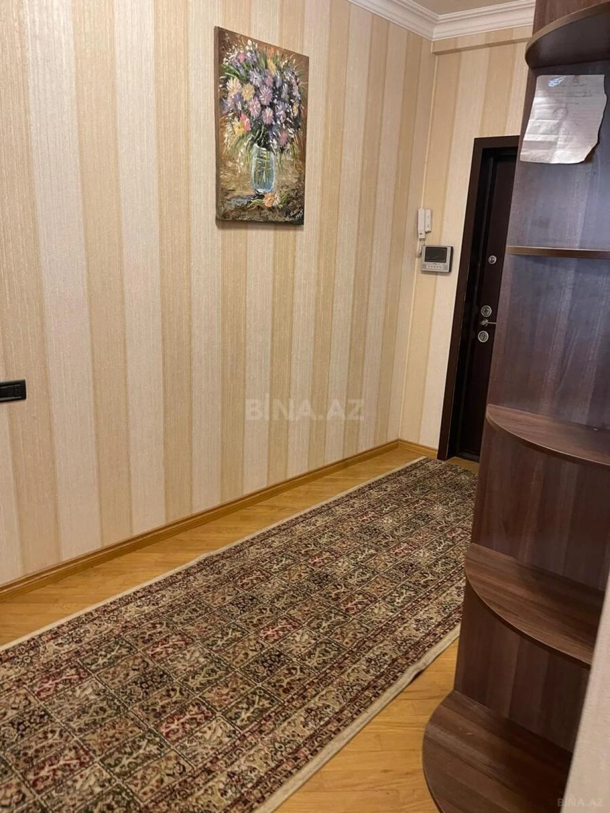 Satılır 2 otaqlı mənzil 106 m²