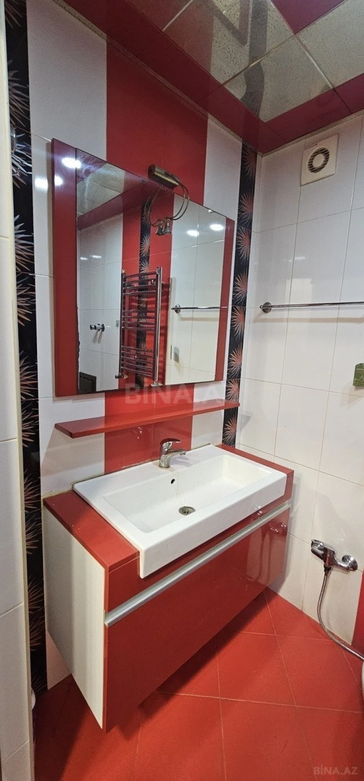 Satılır 2 otaqlı mənzil 73 m²