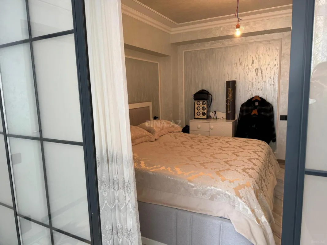 Satılır 4 otaqlı mənzil 120 m²