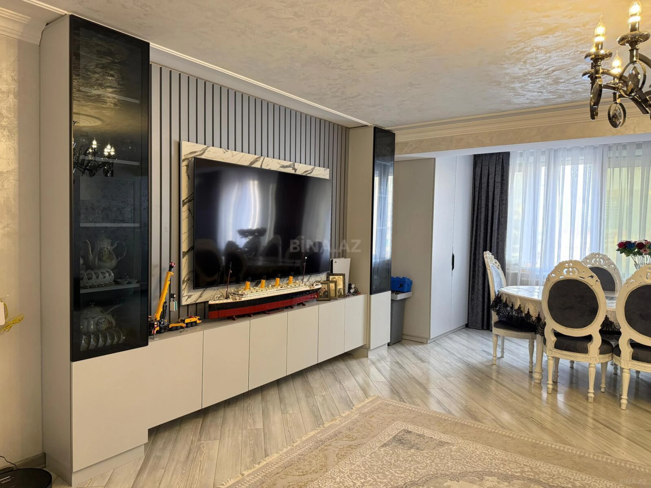Satılır 4 otaqlı mənzil 120 m²