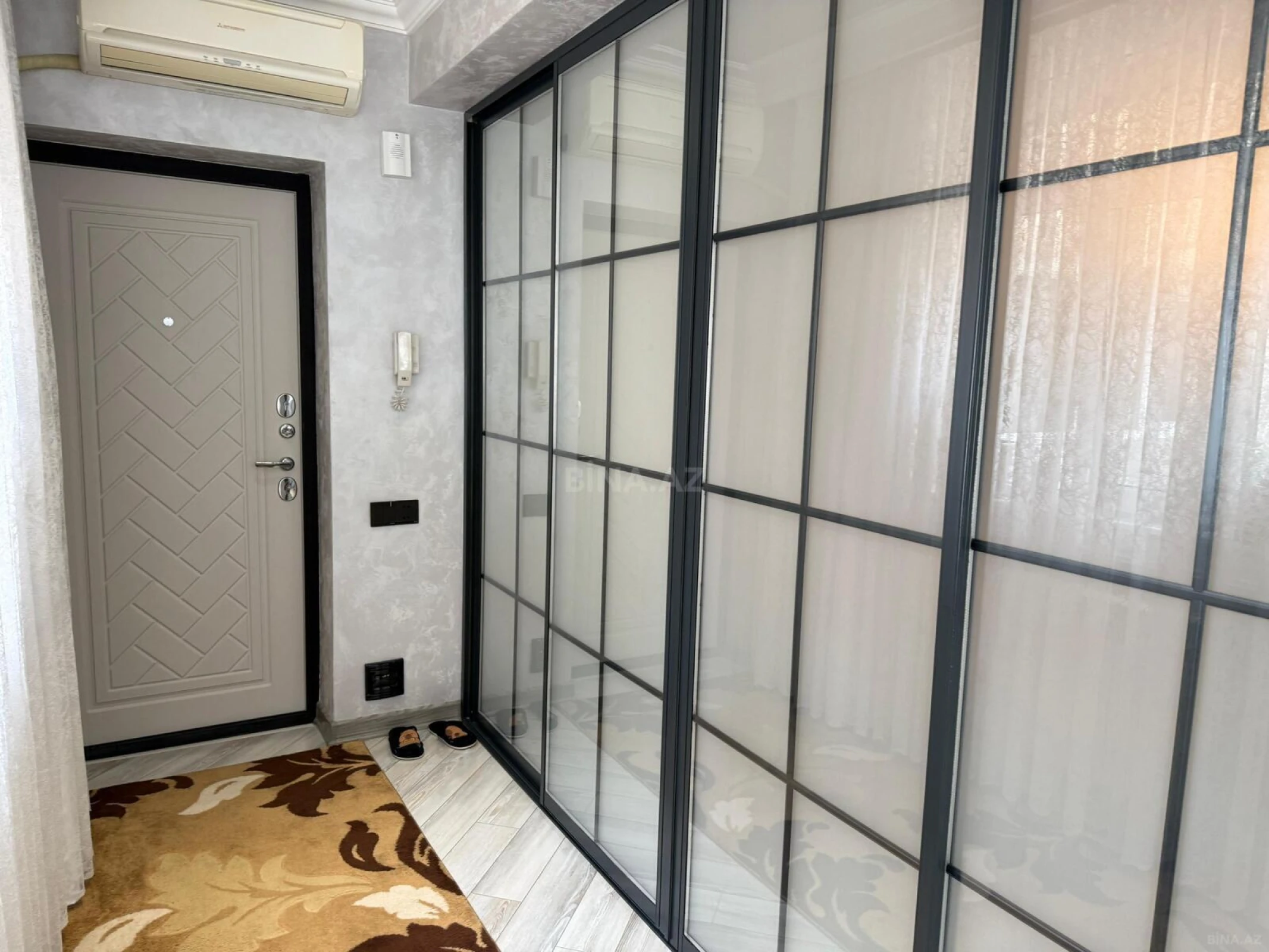 Satılır 4 otaqlı mənzil 120 m²