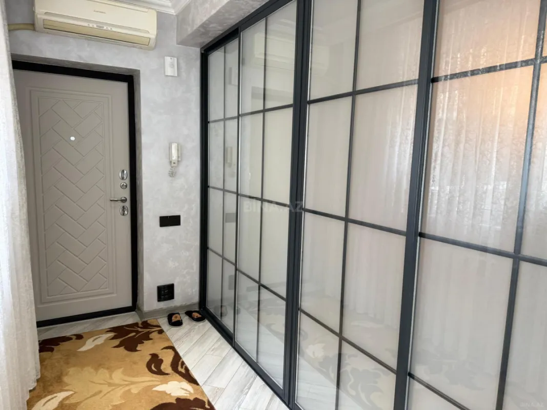 Satılır 4 otaqlı mənzil 120 m²