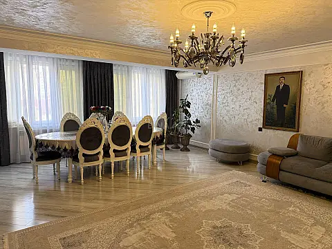 Satılır 4 otaqlı mənzil 120 m²