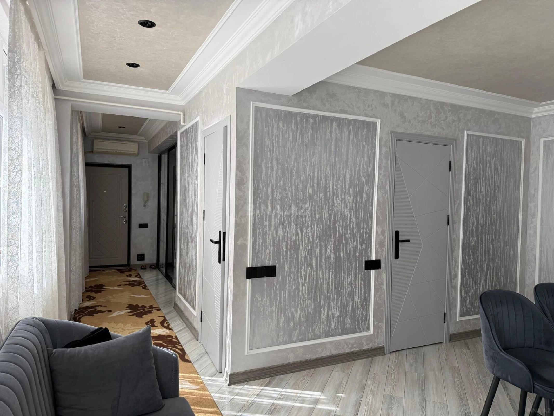 Satılır 4 otaqlı mənzil 120 m²