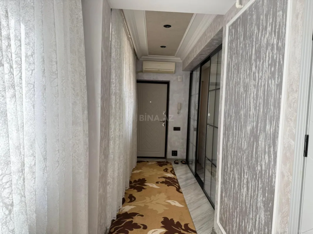 Satılır 4 otaqlı mənzil 120 m²
